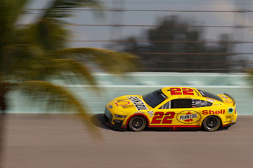 Dixie Vodka 400 photo gallery