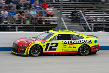 DuraMAX Drydene 400 photo gallery