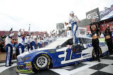 1000Bulbs.com 500 photo gallery