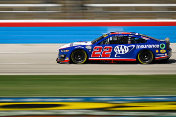 AutoTrader EchoPark Automotive 500 photo gallery